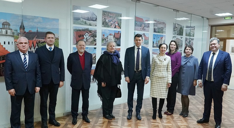 Алиханов встретился с руководителями дипломатических учреждений зарубежных стран в Калининграде