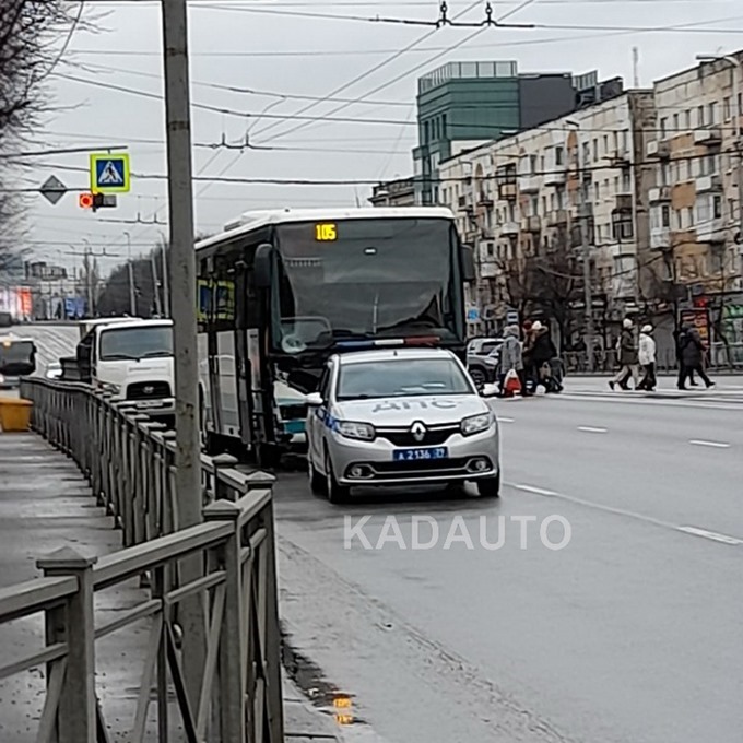 Автобус насмерть сбил человека около “Атлантики” в Калининграде