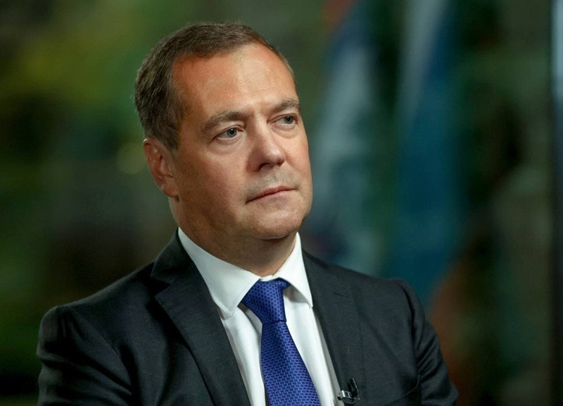 Медведев пригрозил национализацией иностранного имущества и возвращением смертной казни