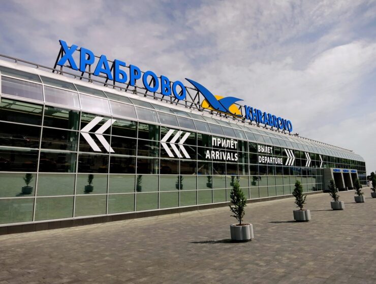 Аэропорт Храброво обслужил за два месяца более 430 тысяч пассажиров