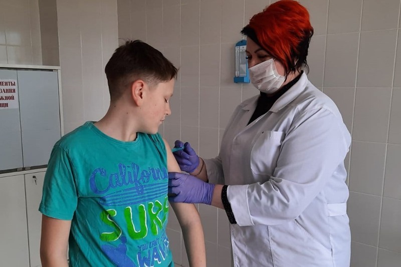 В обновленном Чеховском ФАПе от коронавируса и гриппа вакцинировали около 400 человек