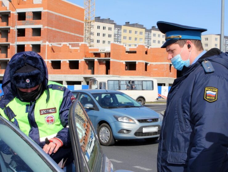 Приставы и сотрудники ГИБДД устроили рейд на дорогах Калининграда
