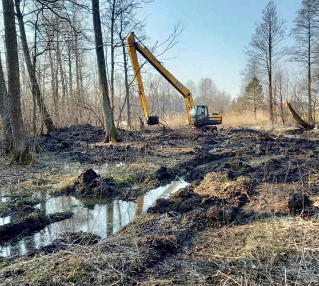 В Калининградской области расчищают русло речонки