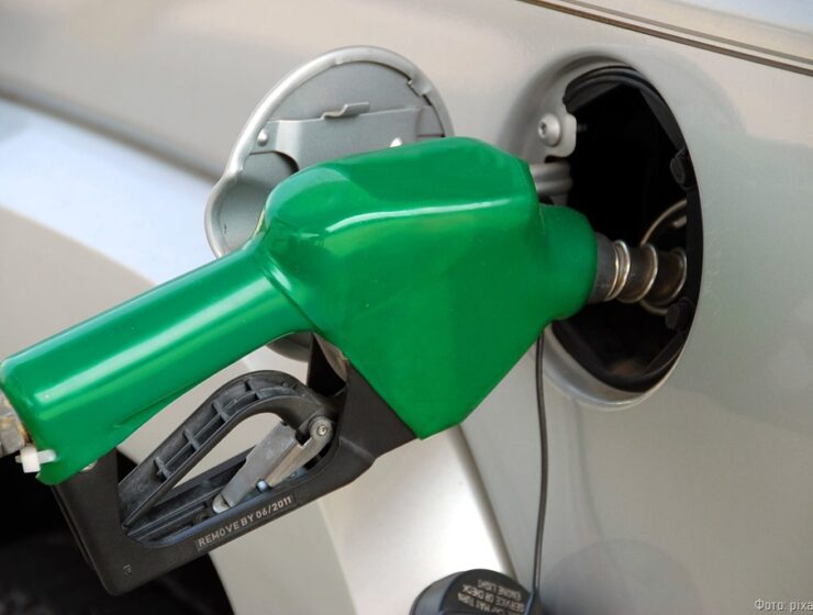 Калининградские автомобилисты переплачивают 3 рубля за каждый литр бензина