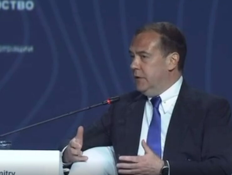 Медведев: «Запрет транзита в Калининград — это угроза РФ, мы должны дать ответ»