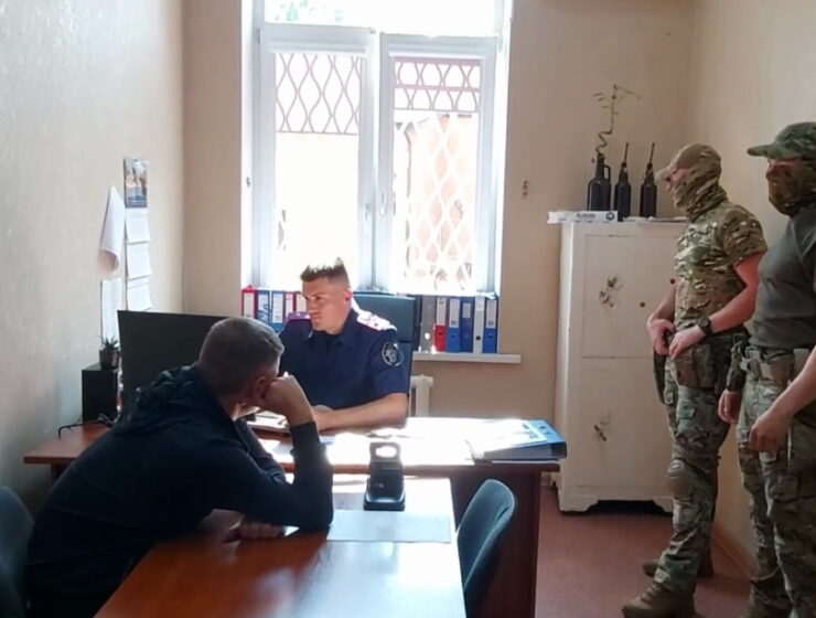 В Калининграде начальник отдела по вопросам миграции за взятку поставил на учёт восьмерых иностранцев
