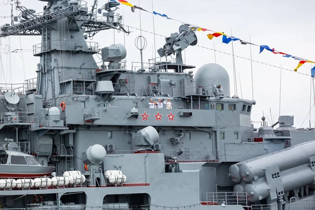 Балтийск принял военно-морской парад в честь Дня ВМФ России