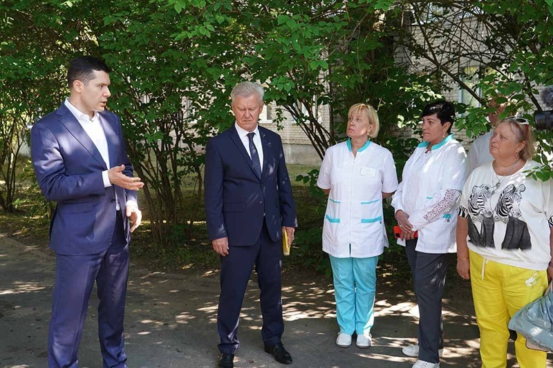Алиханов пообещал жителям Светлого новую больницу