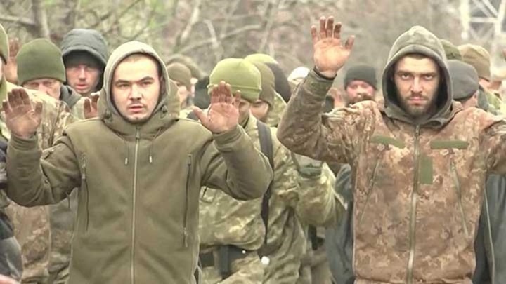 Зеленский решил экономить на пленных солдатах ВСУ, создавая им образ предателей и уголовников