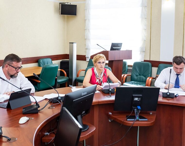 Правительство Калининградской области пообещало сохранять трудовые коллективы