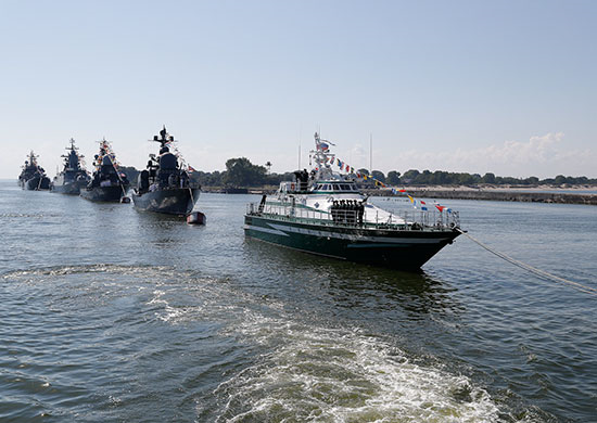 На акватории Калининградского морского канала проводится установка рейдового оборудования