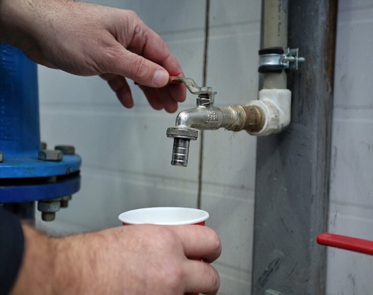 Обеспеченность горячей водой в сельских домах Калининградской области выросла до 78%