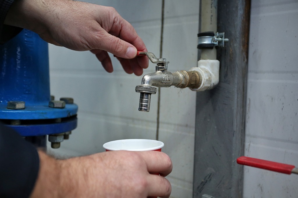 Обеспеченность горячей водой в сельских домах Калининградской области выросла до 78%