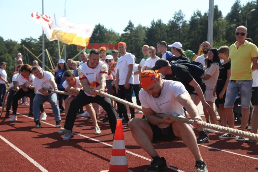 «Автотор» устроил для калининградцев яркий спортивный праздник в День физкультурника