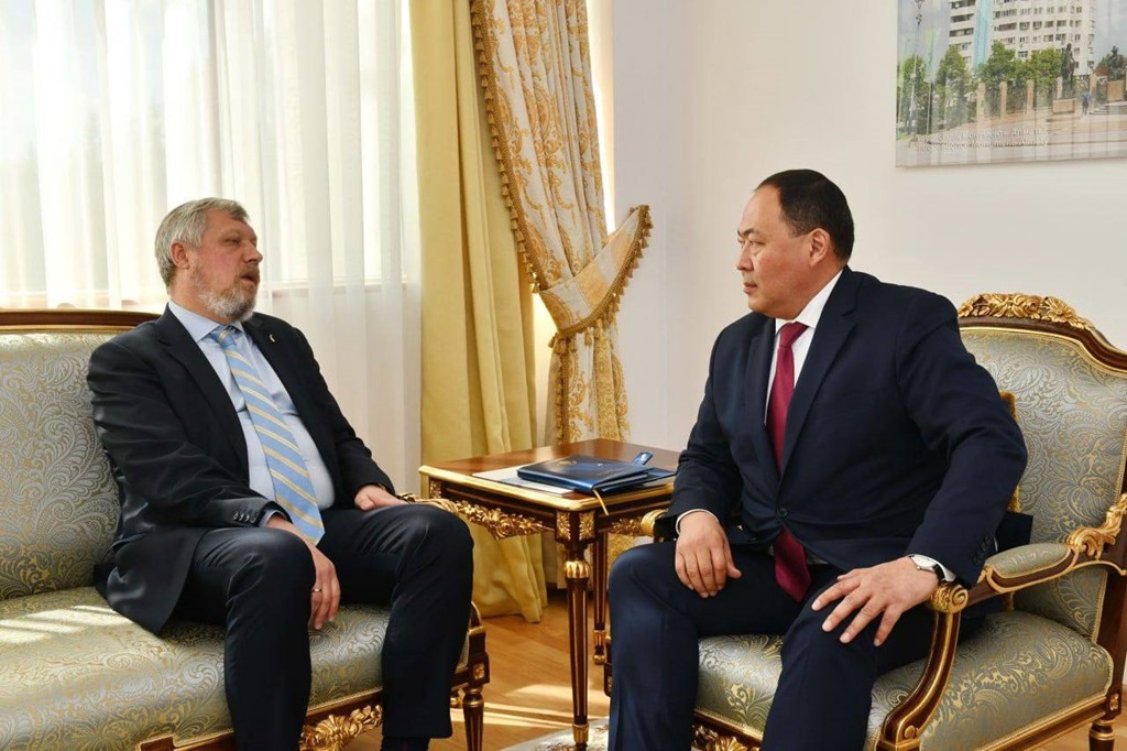 В МИДе Казахстана состоялась встреча замминистра Ермухамбета Конуспаева с послом Украины Петром Врублевским