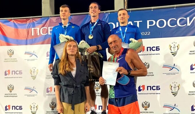 Легкоатлет из Калининграда впервые стал вице-чемпионом России в беге с барьерами