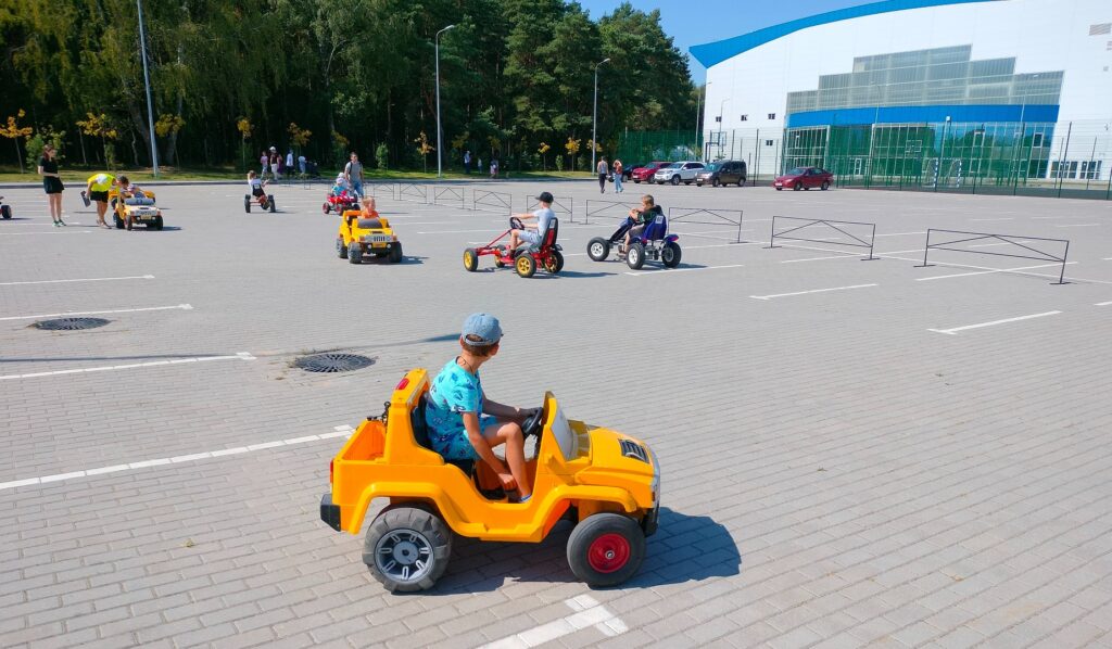 «Автотор» устроил для калининградцев яркий спортивный праздник в День физкультурника