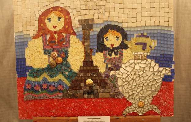 В Калининграде сложили «Инклюзивную янтарную мозаику»