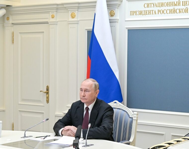 Путин: нам известно о планах Украины по использованию «грязной бомбы»