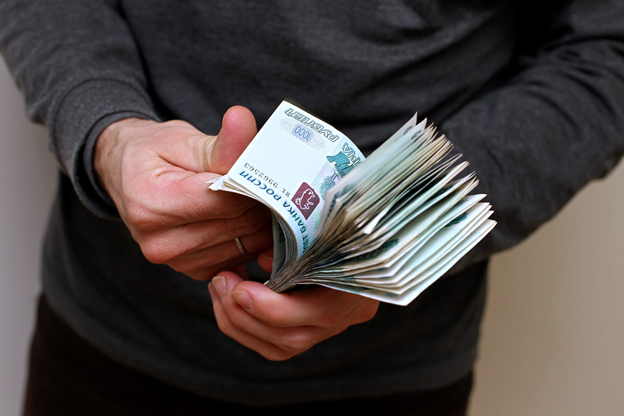 Большинство жителей Калининградской области не устраивает зарплата - опрос