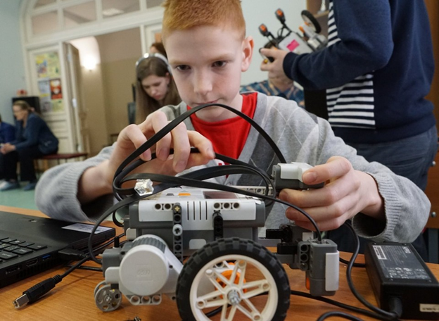 В Калининградской области стартовал фестиваль инженерно-технического творчества и IT для детей и молодежи