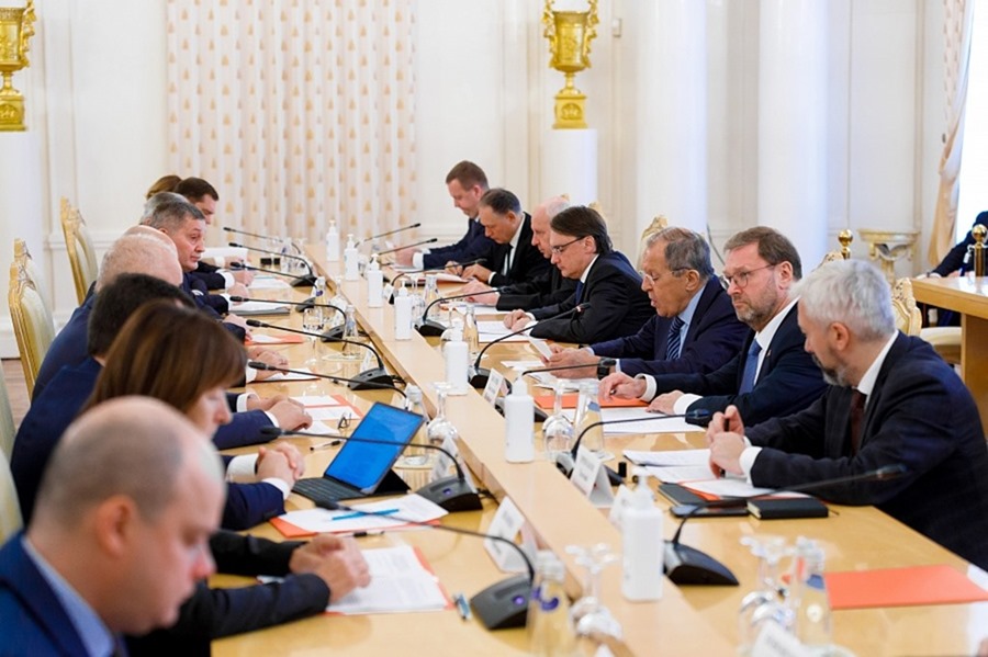 Сергей Лавров рассказал представителям регионов о приоритетах в условиях новой геополитической обстановки