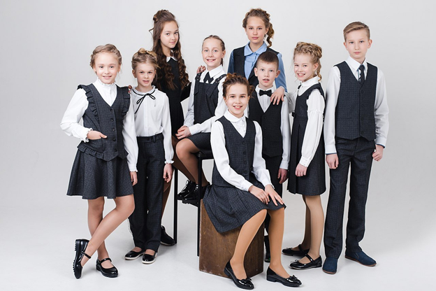 Введение общероссийского стандарта школьной формы поддерживают 4 из 10 родителей в Калининградской области - опрос