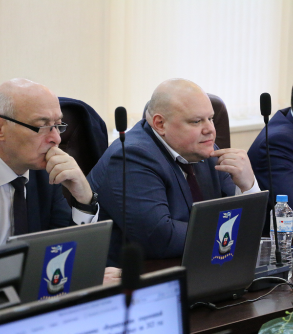 Депутаты горсовета Калининграда обсудили проекты муниципальных и инвестиционных программ