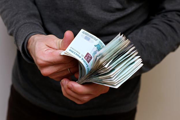 В Калининградской области 63% респондентов недовольны зарплатой - опрос