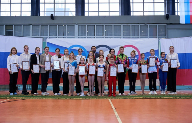 В Калининграде отпраздновали полувековой юбилей спортшколы по художественной гимнастике