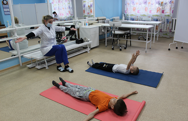 Медицинскую реабилитацию детвора проходит в новом отделении поликлиники