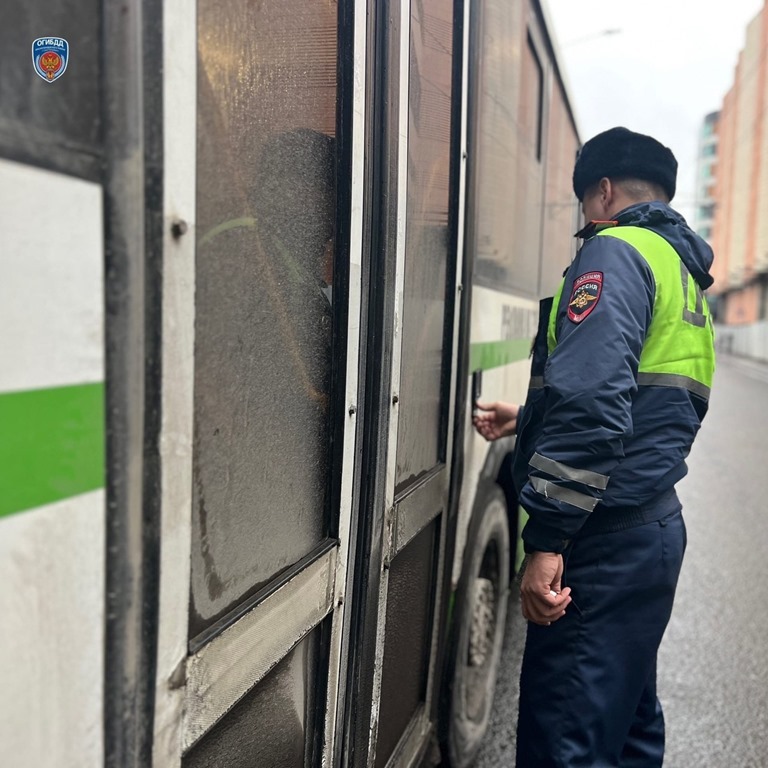 Сотрудники ГИБДД провели скрытую проверку автобусов в Калининграде