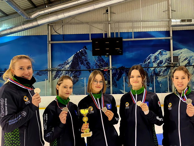 Калининградские кёрлингистки стали серебряными призёрами Всероссийских соревнований
