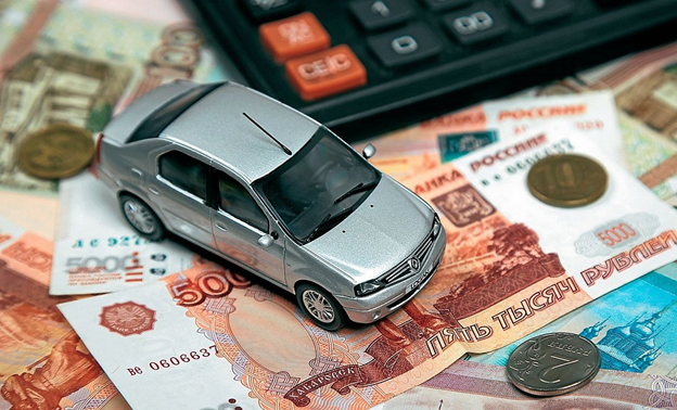 В Калининградской области за год задолженность по транспортному налогу сократилась на треть