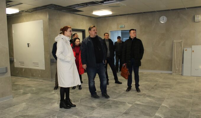 Калининградские и архангельские врачи посетили стройплощадку онкоцентра в Калининграде