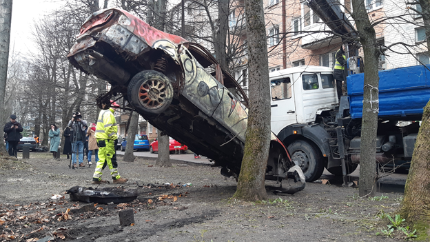 В Калининграде автомобиль без номеров может быть признан брошенным