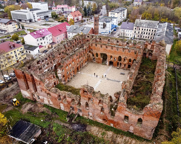 Средневековый замок в Калининградской области восстановят и превратят в музей