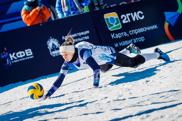 Калининградская команда впервые завоевала серебро чемпионата России по снежному волейболу