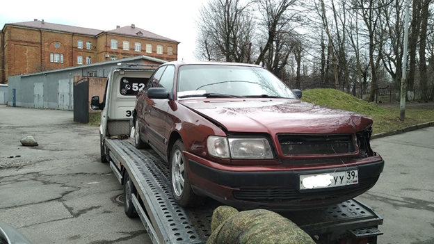 Власти Калининграда требуют возмещения затрат с владельцев убранных с улиц брошенных автомобилей