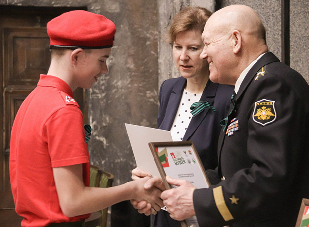 Без срока давности: в Калининграде наградили музеи и школьников, пишущих о войне