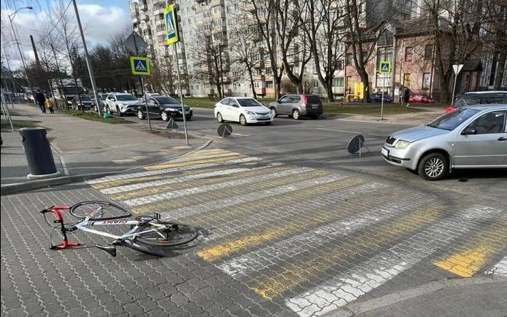 Калининградка на «Шкоде» сбил велосипедиста