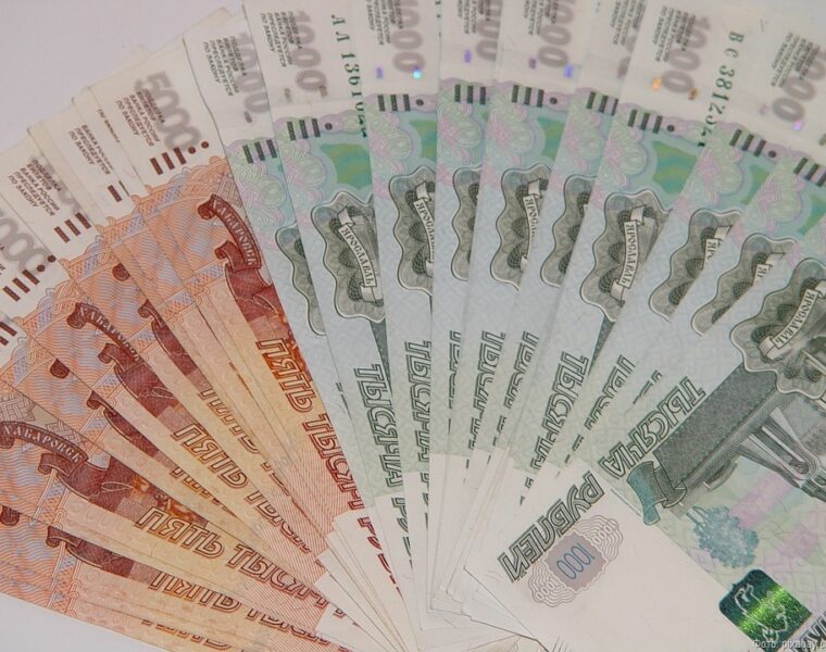 Кавалер напоил калининградку и украл 330 тысяч рублей