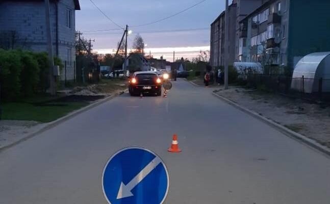 Пешеход в Багратионовске ударил зеркалу заднего вида проезжавшего автомобиля и упал на дорогу, получив травмы