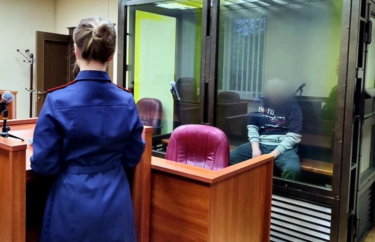Житель Черняховска с четырьмя ножами в руках угрожал полицейским убийством