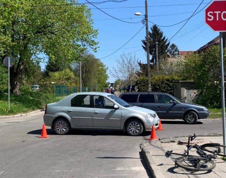 В Калининграде “Рено” сбил велосипедиста на перекрёстке