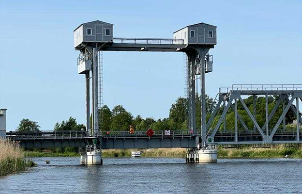 В Калининградской области будут разводить по регулярному расписанию ж/д мост через реку Дейму