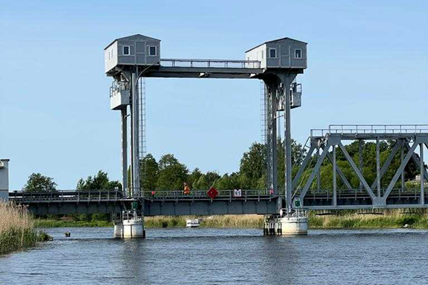 В Калининградской области будут разводить по регулярному расписанию ж/д мост через реку Дейму