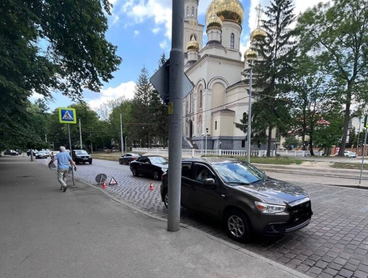 В Калининграде иномарка сбила велосипедистку