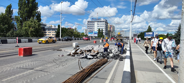 В Калининграде обновляют дороги, тротуары и мосты: адреса и сроки