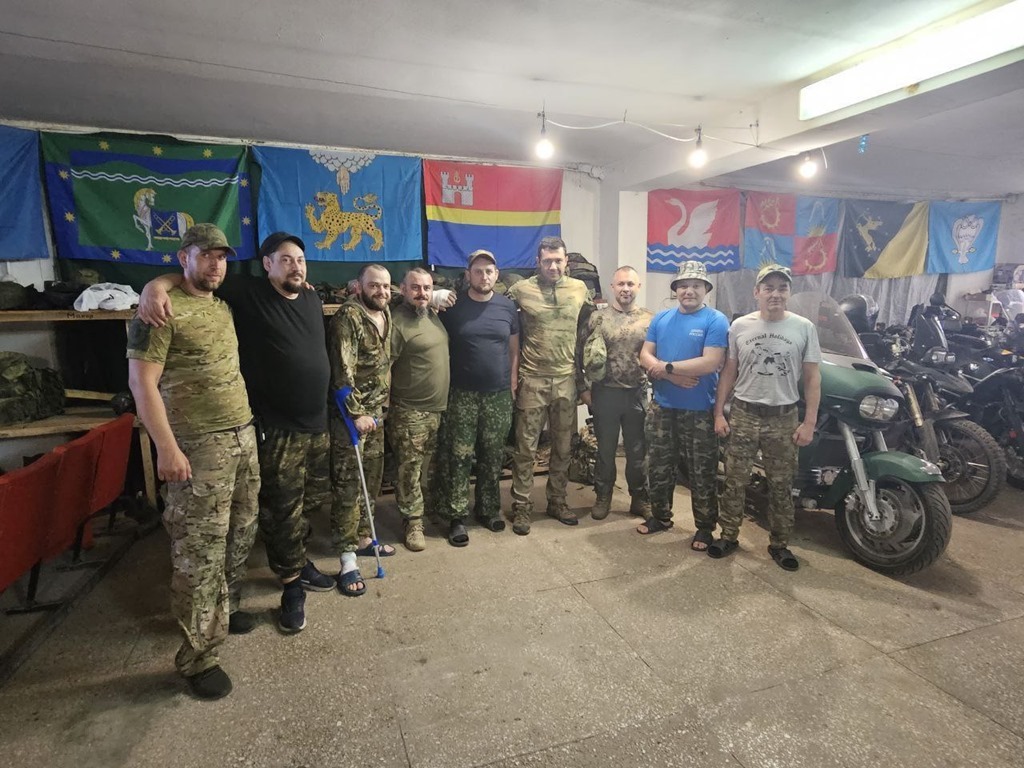 Алиханов: завезли немного гуманитарки легендарной интернациональной бригаде «Пятнашка»